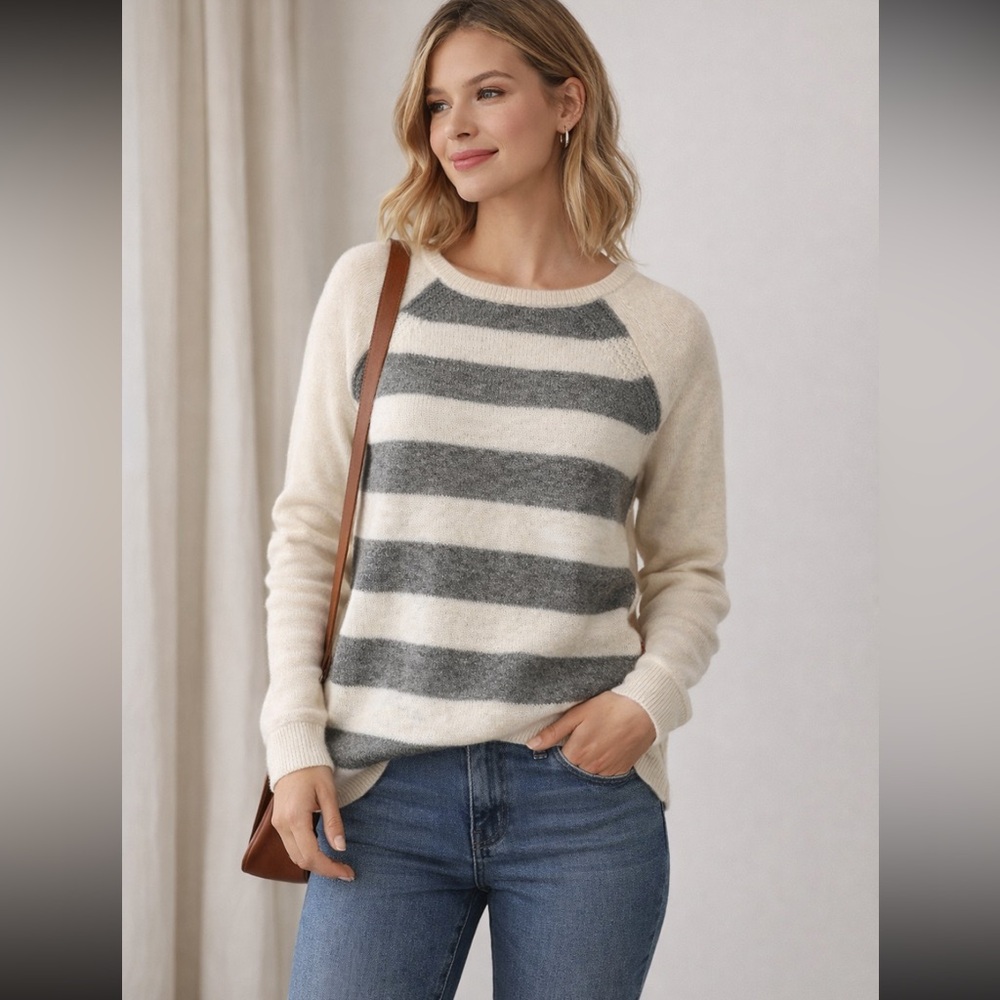 LOFT Cream Gray Crew Neck Knit Sweater Womens Sz M - Picture 3 of 9